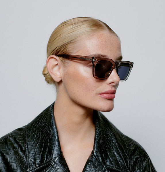 Nancy Sunglasses in Grey Transparent