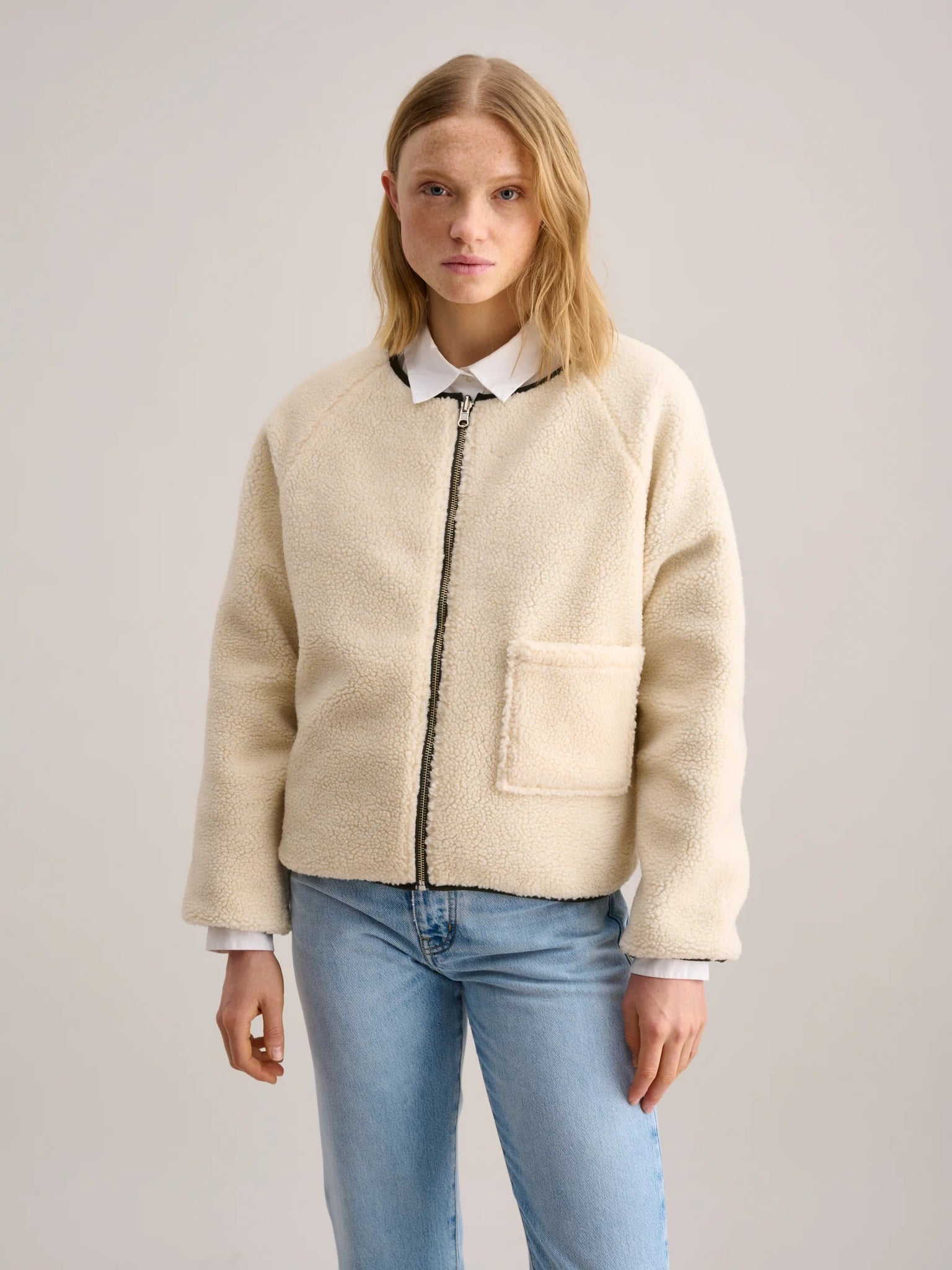 Belay Reversible Jacket in Ecru and Khaki Green