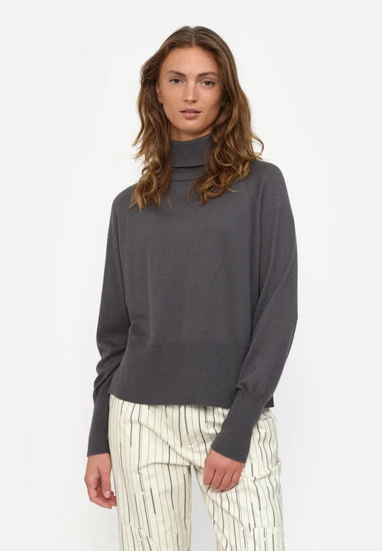 ESIsa Rollneck Sweater in Magnet