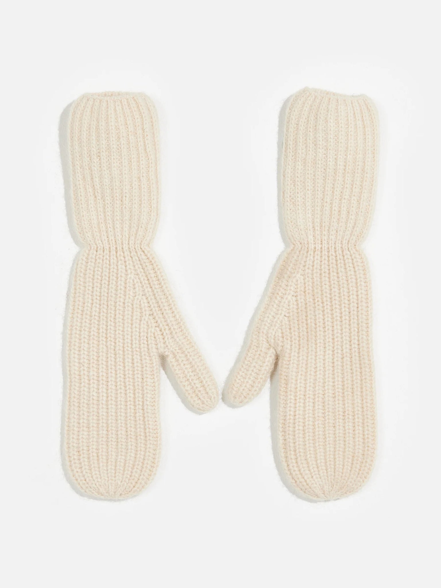 Garmo Mittens in Natural