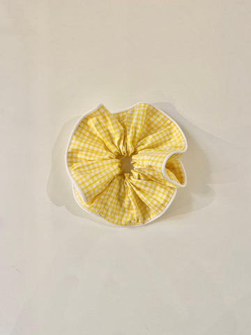 Medium Scrunchie in Yellow Gingham