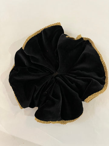 Large Scrunchie in Black Velvet