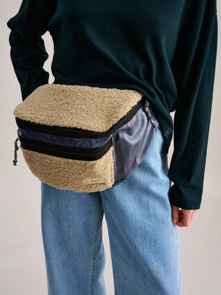 Polya Waist Bag in Argile