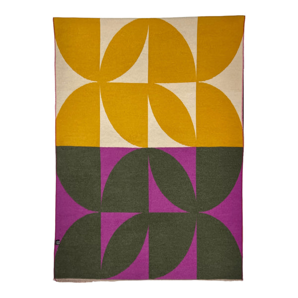 Retro Print Scarf in Turgenta