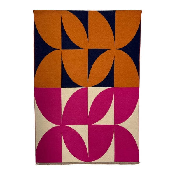 Retro Print Scarf in Hotnavi