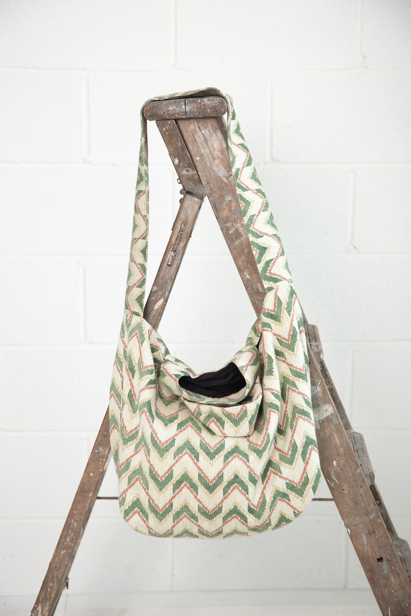 Port Bag in Zig Zag (Crossbody)
