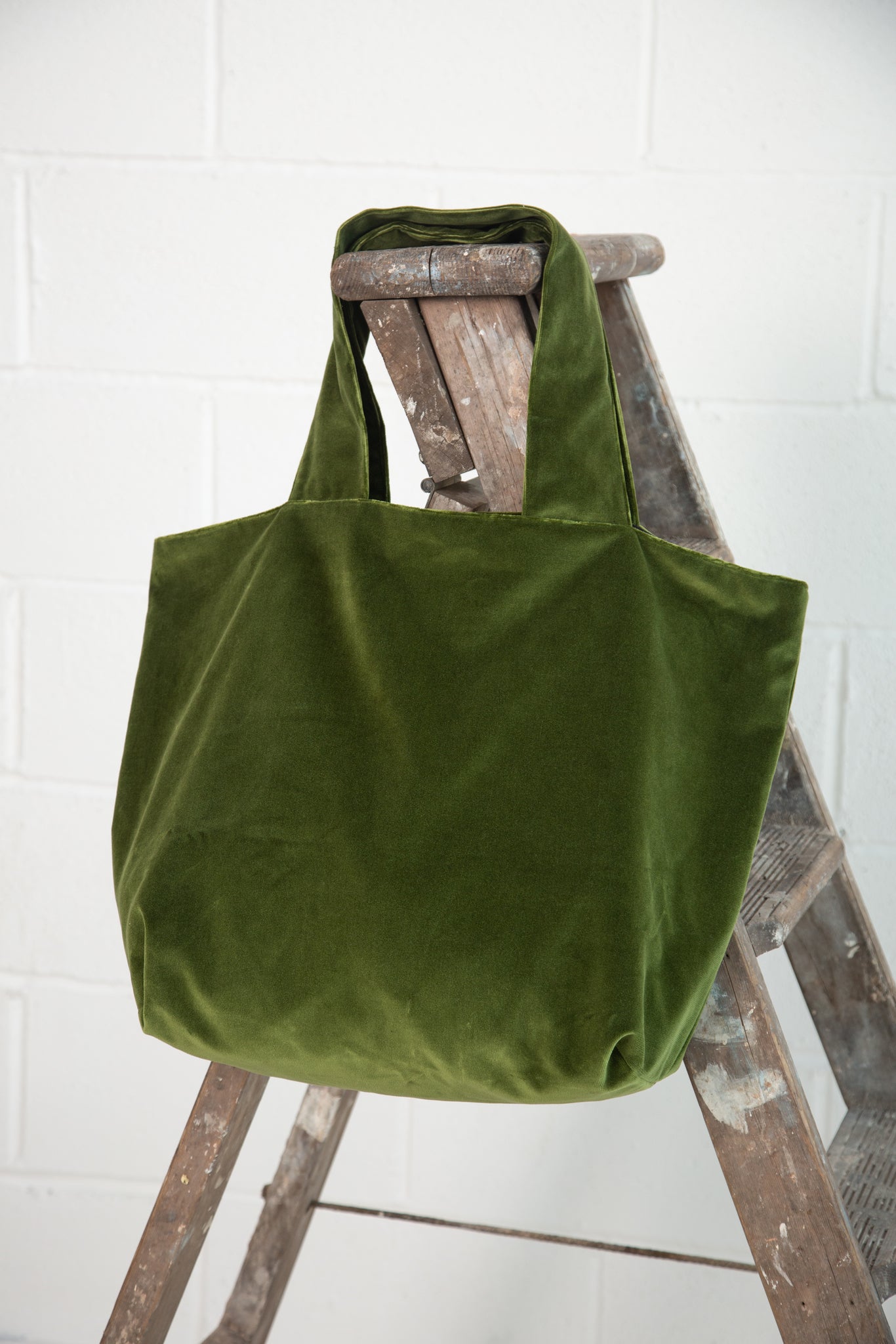 Port Bag in Green Velvet